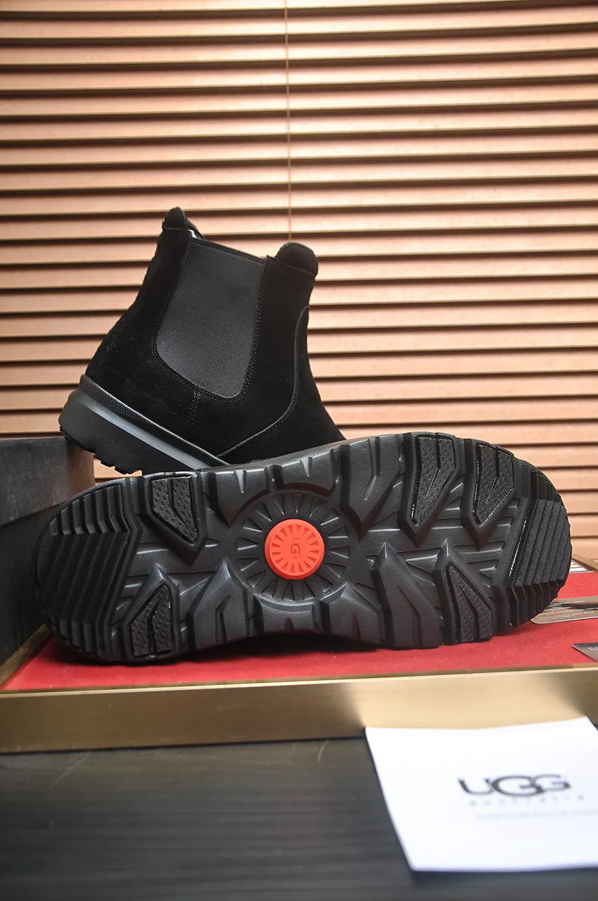 Men's shoes 💰580💶【UGG】(full genuine wool lining) Please pay attention to the original quality and compare the thickness of the wool 🏮🏮Hot style Martin boots from Australia's warm luxury brand men's shoes, official website synchronization, Beckham men's style..., made of imported top-layer waxed cowhide, waxed toe, Australian real wool velvet lining Carefully sewn...Imported rubber Martin boots outsole (comfortable, soft and wear-resistant). I really like the quality...Exquisite workmanship, you can't put it down once you see it. Code number 39-44
